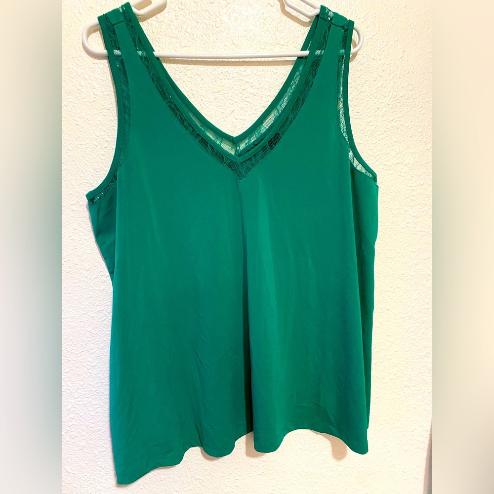 Green lace lined tank cami